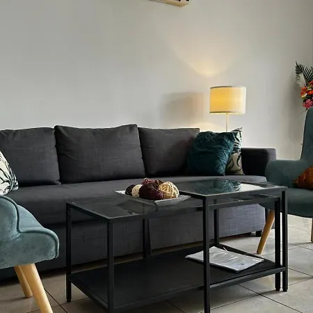 Cosy House With Pool, Pafos,tombs Of Kings