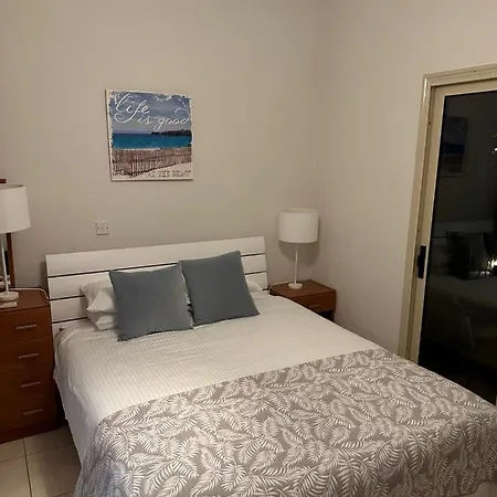 Cosy House With Pool, Pafos,tombs Of Kings *