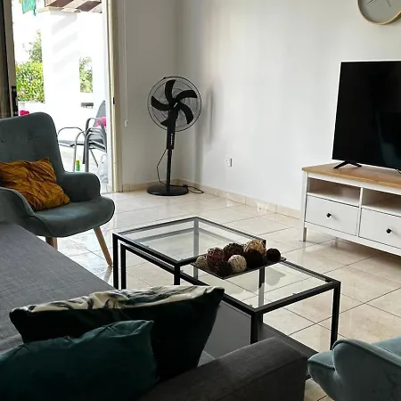 Apartment Cosy House With Pool, Pafos,tombs Of Kings *